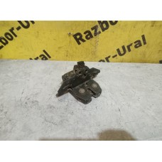 Замок капота