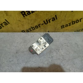 Замок задний правый бу Granta LADA 