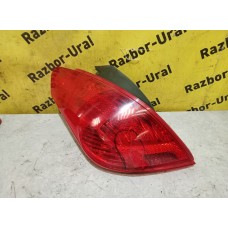 Фонарь задний левый дефект