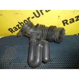 Патрубок воздушного фильтра бу Sportage 2 Kia 2004 - 2010 Патрубок воздушного фильтра бу Sportage 2 Kia 2004 - 2010