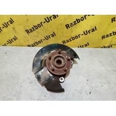 Кулак передний правый