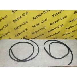 Уплотнитель кузова L\R  комплект бу 308 Peugeot 2007-2015