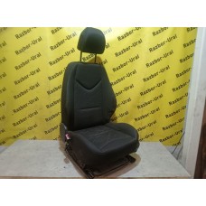 Сиденье переднее левое дефект