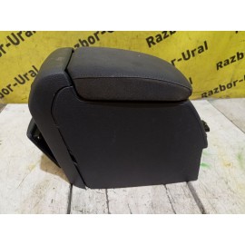 Подлокотник бу Golf 5 Volkswagen 2003-2009