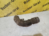 Патрубок впускной