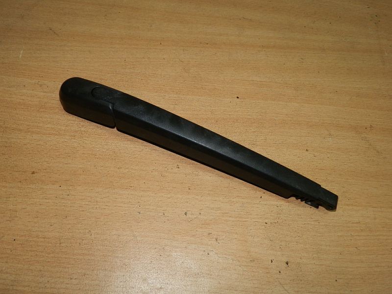 Дворник задний