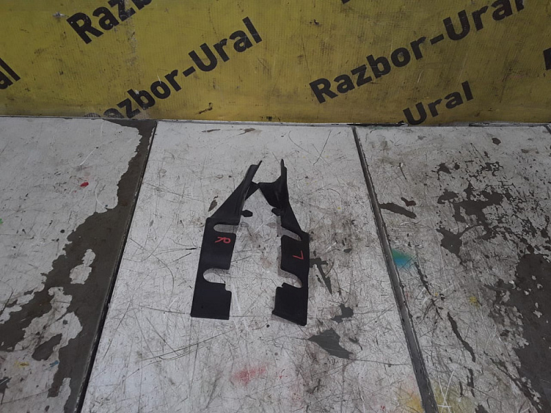 Накладка петли капота L\R
