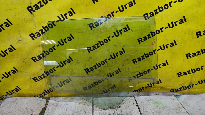 Стекло двери заднее правое